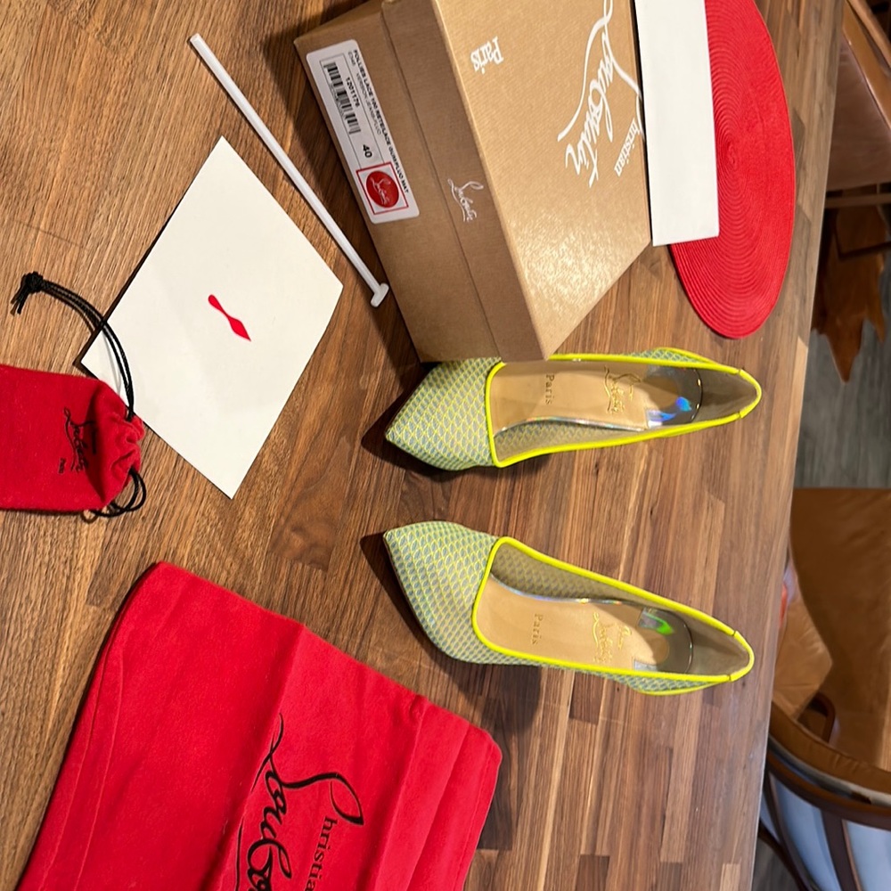 Christian louboutin shoes size 40 never worn .